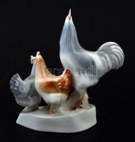 Zsolnay őrködő kakas és a tyúkok, kézzel festett, jelzett (Sinkó András), m:19 cm, h:19 cm