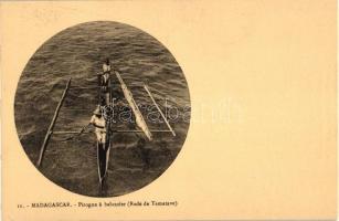 Toamasina, Tamatave; Canoe with steadying contrivance