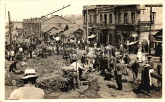 1920 Vladivostok, Chinese market place, vendors; photo