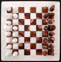 Faragott mészkő sakk készlet, "Afghanistan " felirattal, kis lepattanással, 30×30 cm