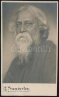 cca 1920-1930 Rabindranath Tagore(1861-1941)  indiai költő, fotólap, Strelisky fotó, 8x14 cm