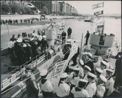 cca 1970 Budapesten is kikötött a Szovjetunió Fekete-tengeri flottájának folyami hajóraja, 17x21 cm