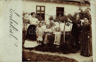 3 db RÉGI fotó képeslap; Budapesti katona, Budapesti kert hölggyel, Szabadkai kert családdal. 2 post...