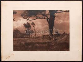 cca 1920 Perczel M: Rőzsehordók, aláírt vintage fotóművészeti alkotás festészetutánzó stílusban, kartonra kasírozott fotó, 23x17 cm, karton 33x25 cm