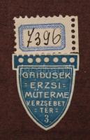 cca 1925 Gaiduschek Erzsi (1875-1956): Anya gyermekével, hidegpecséttel jelzett, 23,5x16,5 cm, karto...