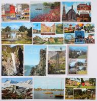 150 db MODERN külföldi városképes lap, benne néhány nagyobb méretű képeslap, vegyes minőségű / 150 modern foreign postcards, including some big size postcards, mixed quality