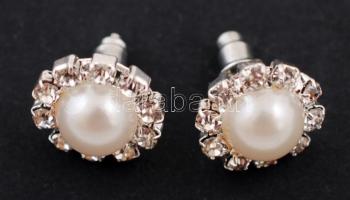 Virág alakú fülbevalópár gyöngy díszítéssel / earring with pearl