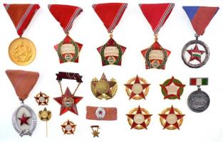 15db-os vegyes szocialista jelvény tétel, benne a "Belkereskedelem Kiváló Dolgozója", "Munka Érdemrend" ezüst fokozata, "Kiváló Munkáért" T:vegyes