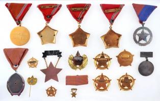 15db-os vegyes szocialista jelvény tétel, benne a "Belkereskedelem Kiváló Dolgozója", &quo...