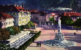 Bolzano, Piazza Vittorio Emanuele col monumento / square, monument