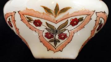 Zsolnay virágmintás porcelán mini váza, kézzel festett, hibátlan, jelzett, m: 8 cm