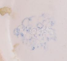 Kerítésen ülő kislány, kisméretű kerámia szobor, kézzel festett, jelzés nélkül, kis lekopásokkal, m:...