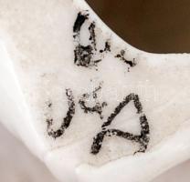 Kerítésen ülő kislány, kisméretű kerámia szobor, kézzel festett, jelzés nélkül, kis lekopásokkal, m:...