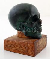 Koponya fa talapzaton, patinázott réz, 10×10 cm/ Skull on wood base, copper, 10 x 10 cm