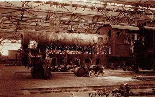 MÁV gőzmozdony alkatrész, MÁV gyár belső / Hungarian State Railways, locomotive parts, factory interior, photo