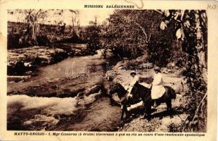 Mato Grosso, Mission Salésiennes, Couturon bishop crossing the rive while on an apostolic walking (small tear)