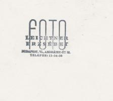 cca 1935 Szentpál Mária a színpadon, Leichtner Erzsébet pecséttel jelzett vintage fotója, 22x17,5 cm