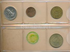44db vegyes magyar és külföldi fémpénz és zseton kis albumban, közte érdekesebb darabok is! T:vegyes...