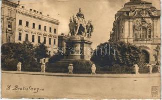 Pozsony, Mária Terézia szobor / statue, photo