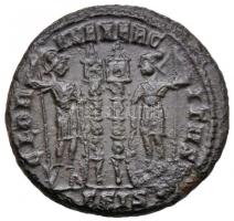 Római Birodalom / Siscia / II. Constantius 330-341. AE3 Br (2.12g) T:2,2-
Roman Empire / Siscia / Co...