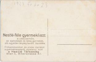 Nestlé-féle gyermekliszt; bakugrás / children's flour, advertisement on backside, children at g...