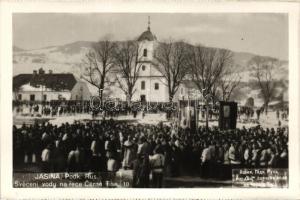 Kőrösmező, Jasina; Svecení vody na rece Cerna Tisa; Margit Rosenthal papírnictvo / vízszentelés a Feketetiszán / water sanctification