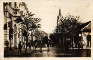 Komárom, Nádor utca; kiadja Spitzer Sándor / Nádorska ulica, Banka / Palatinalgasse, shops