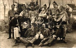 cca. 1940 Vidám magyar bohócok csoportképe / group of cheerful Hungarian clowns, photo