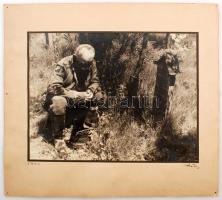 Thöresz Dezső (1902-1963): 1944, aláírt vintage fotóművészeti alkotás, 30x40 cm, karton 46x51 cm