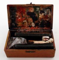 Régi fa doboz, kis hibákkal, benne, festéshez használt kellékekkel, 21×12 cm