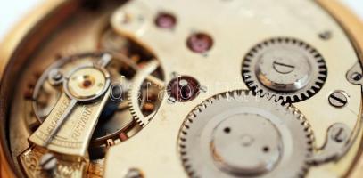 Systeme Glashutte arany (Au.) 14 k zsebóra, másodpercmutatós, jelzett, jól működik, számlapon apró f...