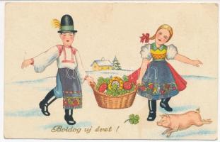 New Year, Hungarian folklore, pig, clover (EB)