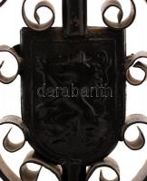 Címeres kovácsoltvas lámpa, nem földelt, működőképes, bura nélkül, 40cm