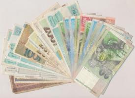 30db-os vegyes szlovák és szlovén bankjegy tétel T:vegyes
30pcs of Slovakian and Slovenian banknotes...