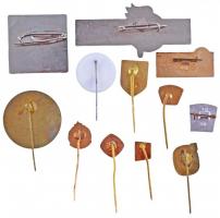 12db vegyes szocialista magyar és külföldi fém jelvény és kitűző, közte "IX. Nyári Úttörő Olimp...