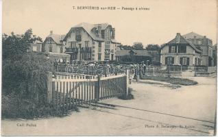 Bernieres-sur-Mer, Passage a niveau / street, fest (EK)