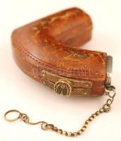 Ezüst pipa dísz saját bőrtokban, jelzett