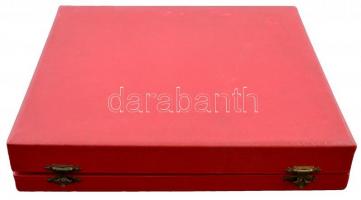 ~1970. "BM Határőrség" Hollóházi porcelán plakett adományozói dísztokban (155mm) T:1