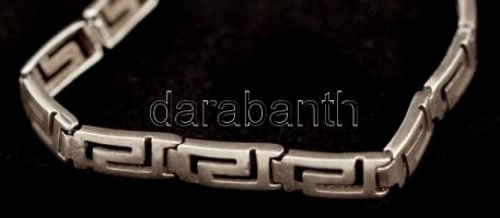 2 db ezüst(Ag) nyaklánc, 3 db ezüst(Ag) karkötő, jelzettek, br: 37,2 g