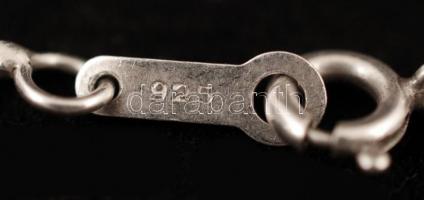 2 db ezüst(Ag) nyaklánc, 3 db ezüst(Ag) karkötő, jelzettek, br: 37,2 g