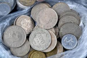 Vegyes külföldi fémpénz tétel 1kg-os súlyban, közte Csehszlovákia, NDK, Törökország, Románia, Lengye...