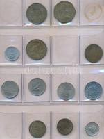 250db-os vegyes külföldi fémpénz tétel 2db érmetartó albumba rendezve, néhány magyarral T:vegyes
250...