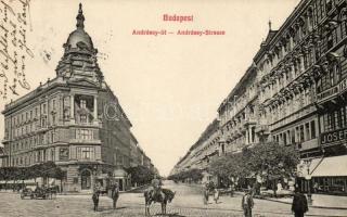 Budapest VI. Andrássy út, üzletek, lovas csendőr