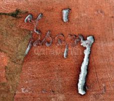 Izsépy kerámia: Futballkapus. Kézzel festett, mázas kerámia, jelzett, hibátlan, cca 1920, m:15 cm