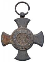 1916. "Vas Érdemkereszt" hadifém kitüntetés mellszalag nélkül T:2-,3 rozsdafolt
Hungary 19...