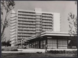 cca 1972 Balatonszéplak, az új 400 személyes SZOT üdülő-szálló, 21x16 cm