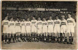 1928 Magyarország-Svájc mérkőzése, Németh Ernőnek írt képeslap Földessy János szövetségi kapitány aláírásával, Pobuda Alfréd fotója / Hungarian football team, signature, photo (fl)