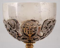 Ezüst (Ag.) kehely, talprész: tűz aranyozott, pótolt csiszolt lápisz lazúrit kövekkel díszített, pon...