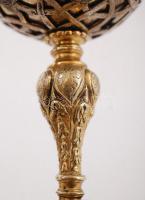 Ezüst (Ag.) kehely, talprész: tűz aranyozott, pótolt csiszolt lápisz lazúrit kövekkel díszített, pon...