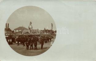 1909 Újszentanna, Piac tér, Szentháromság szobor "Dicsőség a Szentháromságnak" ünnepség / market square, statue, ceremony, photo (fa)